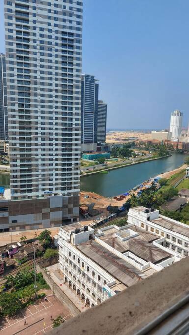 Jays Apartment - Colombo 02 At The Heart Of Convenience Екстериор снимка
